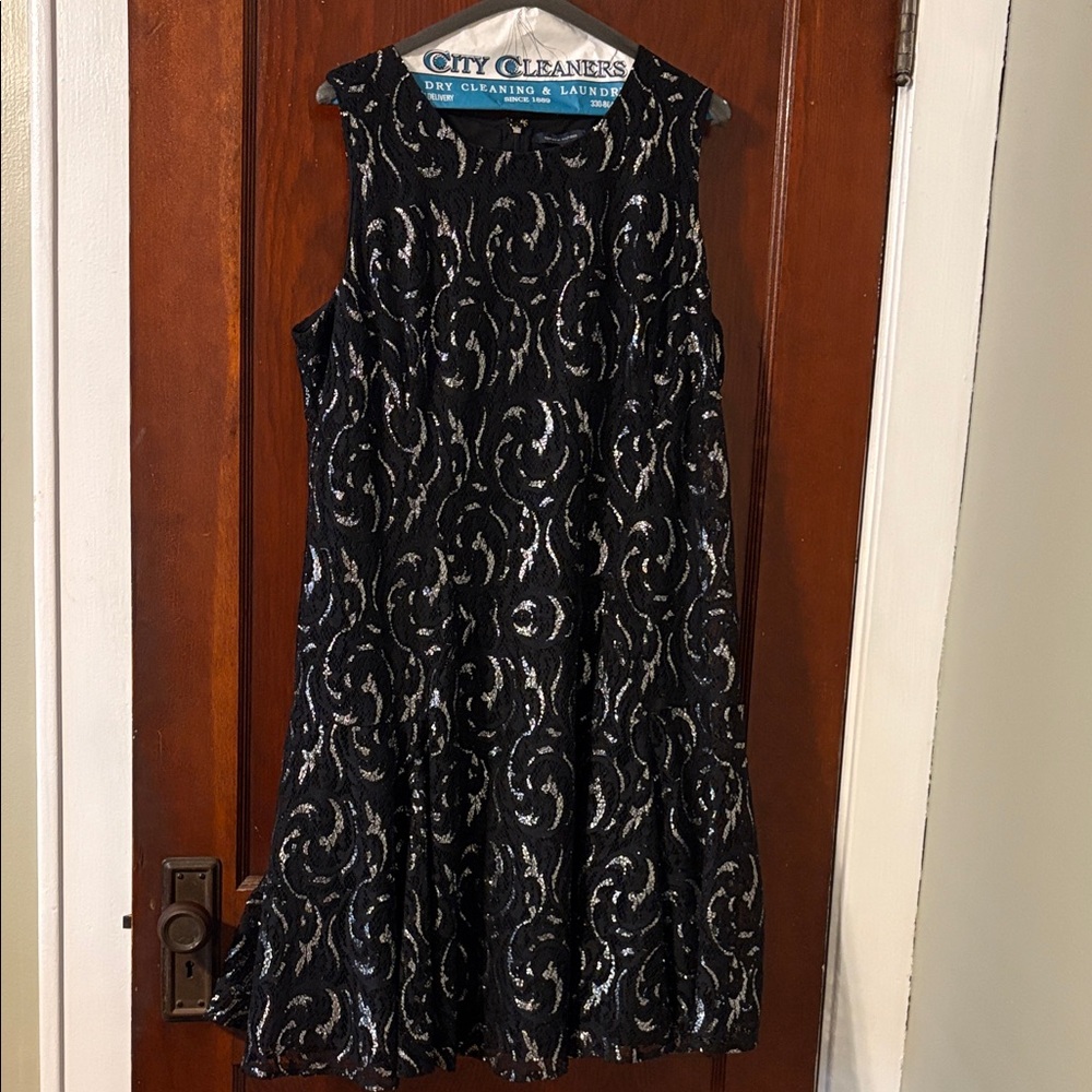 Elegant Black and Silver Patterned Dress